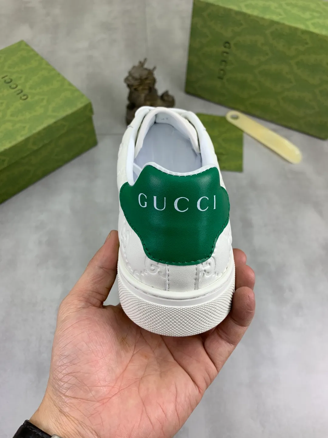 Men's Men's Shoes P420 💰[New Style] 🆘 The latest model from Gucci's official website🎁Classic casual and fashionable men's shoes👟Hot style💥Simple and elegant style, exclusive for trendy men. Unique latest brand elements from the official website👑Gucci original decoration, fashionable and generous, made of original soft calfskin fabric➕Comfortable soft sheepskin lining ✅The official website specifies wear-resistant rubber outsole_full of elasticity, classic model taken in real life🎬Color: 2️⃣colors available😍Number: 38-44